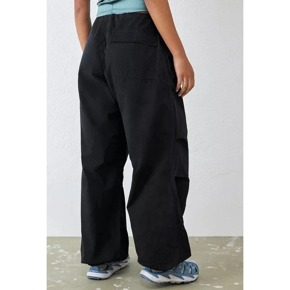 Urban Outfitters iets frans... Black Lightweight Baggy Tech Parachute Pants XL